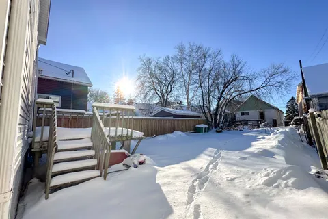 45 Maple Street, ON P4N 6B3