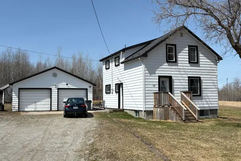 10 Rorke Avenue, Temiskaming Shores, ON P0J 1K0