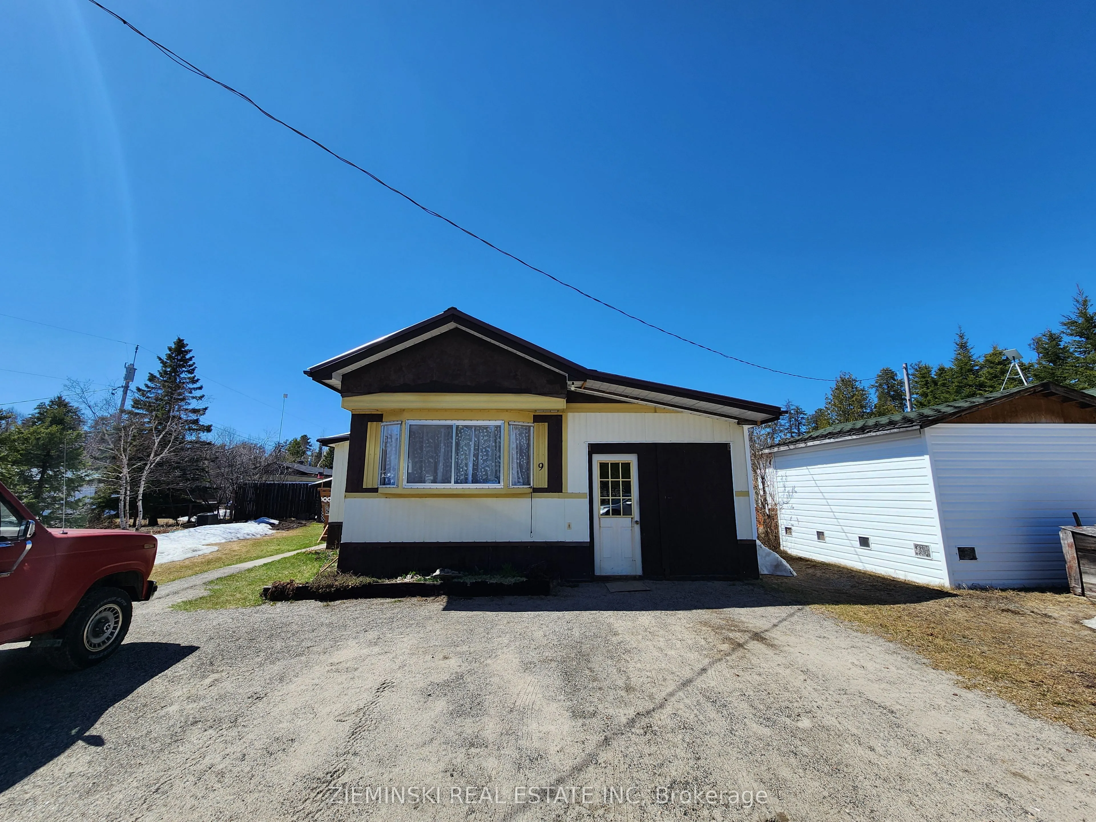 8885 11 Highway, Iroquois Falls, ON P0K 1G0
