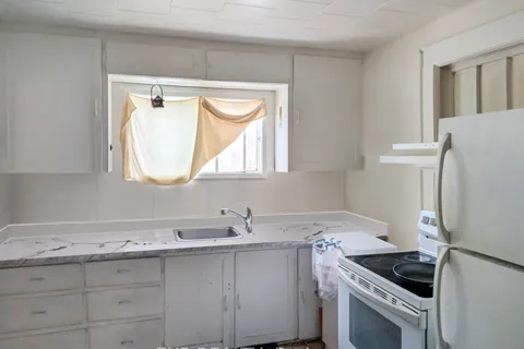 111 Taylor Avenue, Kirkland Lake, ON P2N 2L8