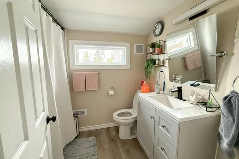 140 Shamrock Avenue, Timmins, ON P0N 1H0