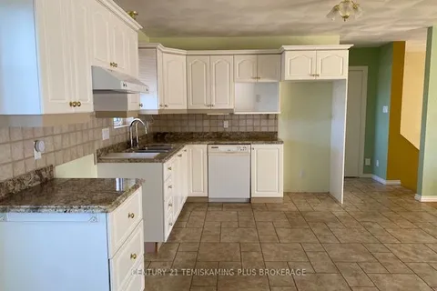 121 Zetta Court, Temiskaming Shores, ON P0J 1P0