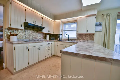 228 Rose Marie Crescent, ON P4P 1C1