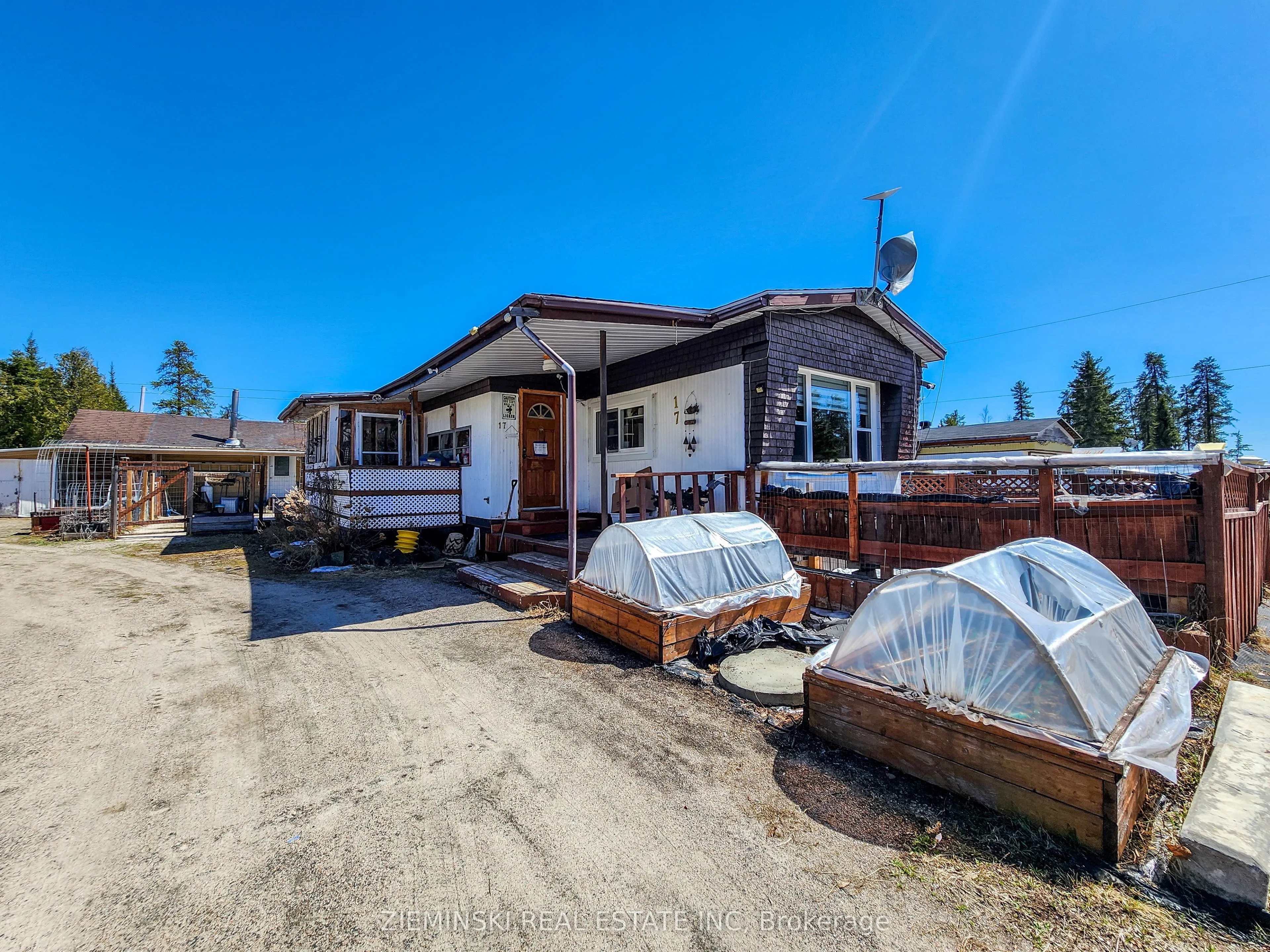 8885 11 Highway, Iroquois Falls, ON P0K 1G0
