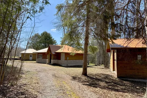 692 Dawson Point Road, ON P0J 1P0