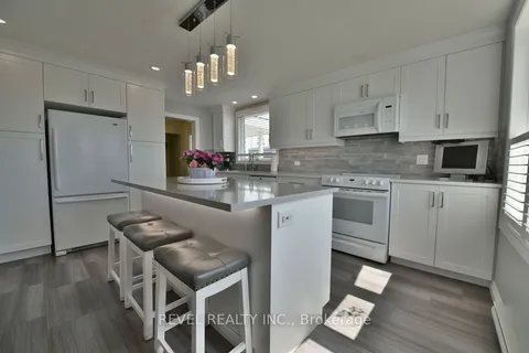 864 Riverside Drive, ON P4N 3W2