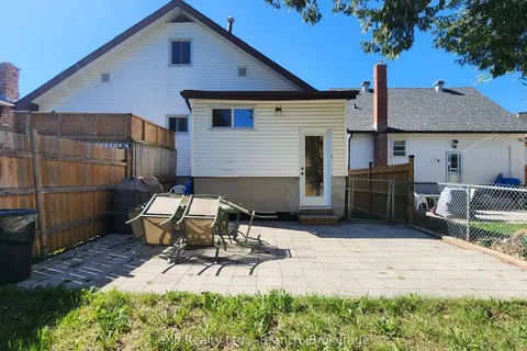 260 EIGHTH Avenue, ON P4N 5S2
