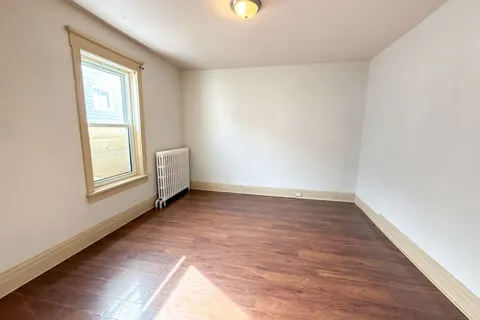 75 Elm Street, ON P4N 1W5