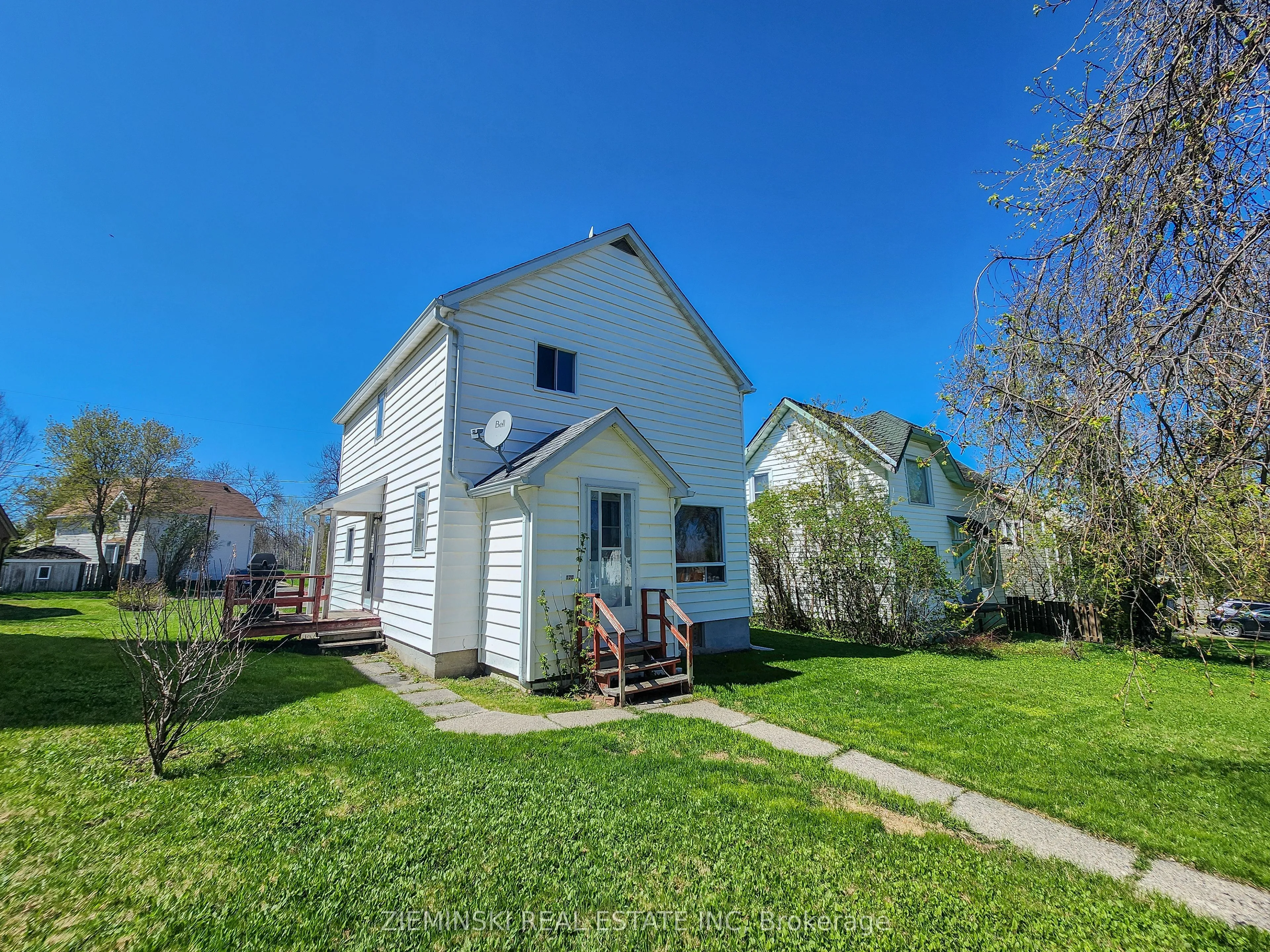 120 Devonshire Avenue, ON P0K 1E0