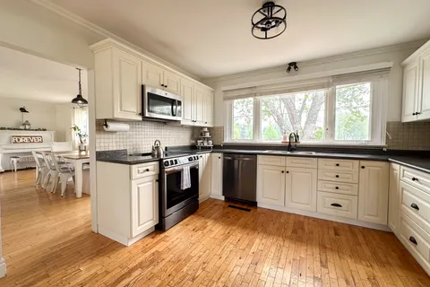 71 Anson Drive, Iroquois Falls, ON P0K 1E0