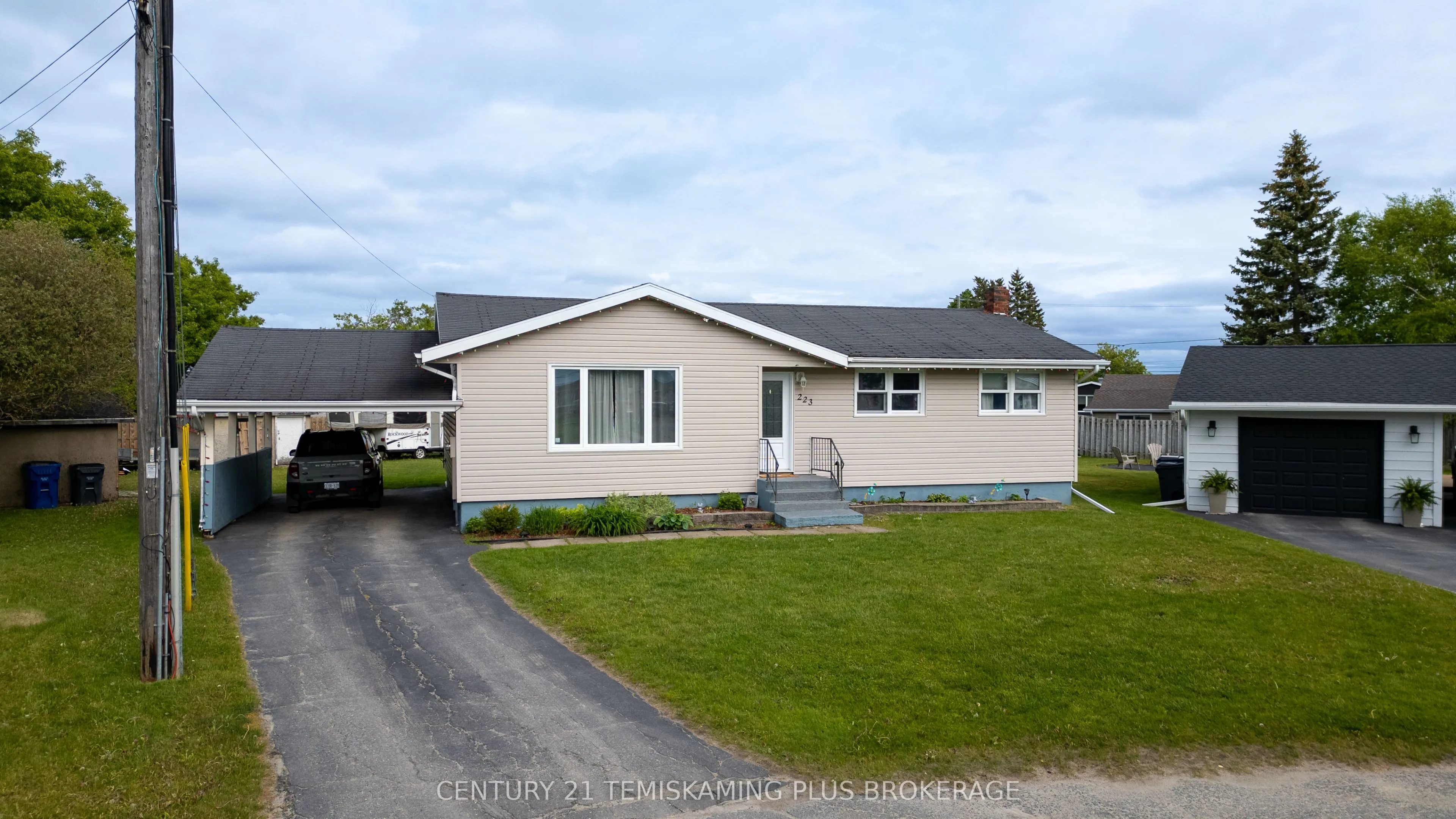 223 Byam Avenue, ON P0J 1P0