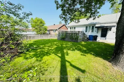 15 Poplar Crescent, ON P5N 1Y1