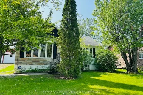 15 Poplar Crescent, ON P5N 1Y1