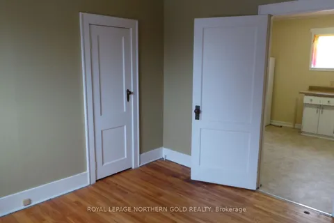 8 Poplar Avenue, ON P2N 2M3