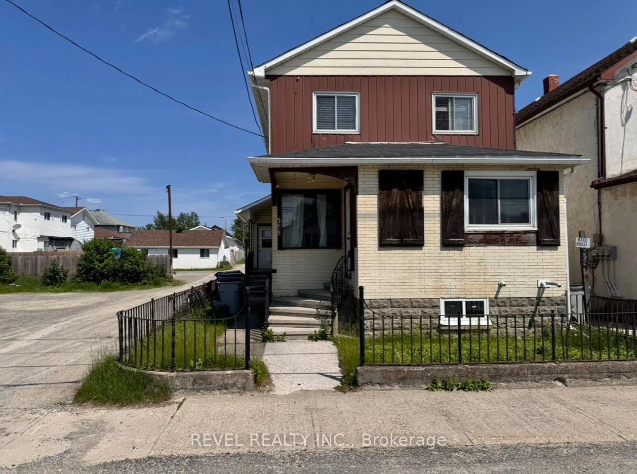 388 Pine Street, ON P4N 2L3