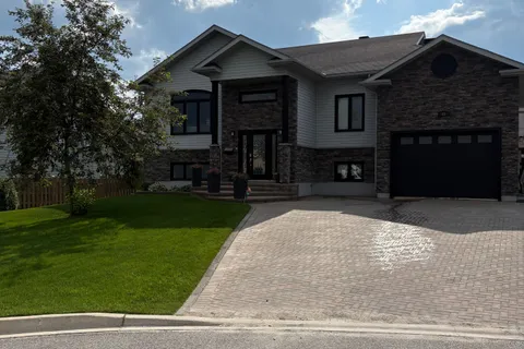 85 Diamond Court, ON P4R 1N6