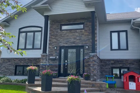 85 Diamond Court, ON P4R 1N6