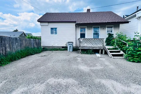 203 Maple Street, ON P4N 6B9