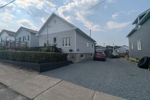 241 Commercial Avenue, ON P4N 2X5
