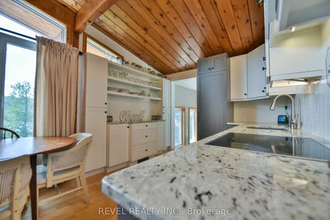 17 East Bay Road, ON P4N 7C7