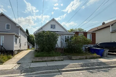 148 Pine Street, ON P4N 6L1