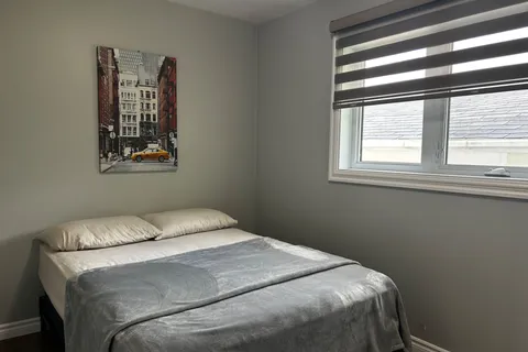 14 Niagara Street, ON P5N 2B8