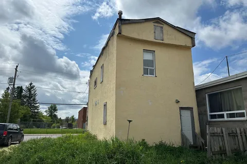 118 Golden Avenue, ON P0N 1H0