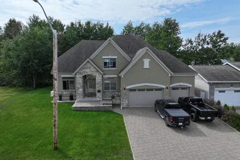 9 Calbeck Avenue, ON P2N 3R6