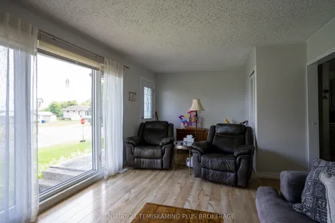 242 Bruce Street, ON P0J 1H0