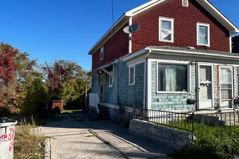 220-222 Sixth Avenue, ON P4N 5M8