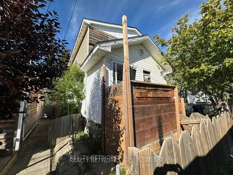 111 Croatia Avenue, ON P0N 1G0