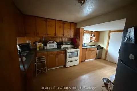 111 Croatia Avenue, ON P0N 1G0