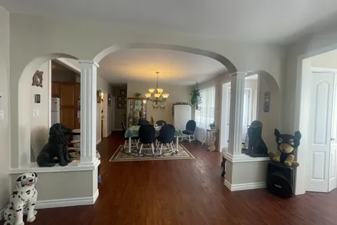 8 Dixon Avenue, ON P2N 1V9