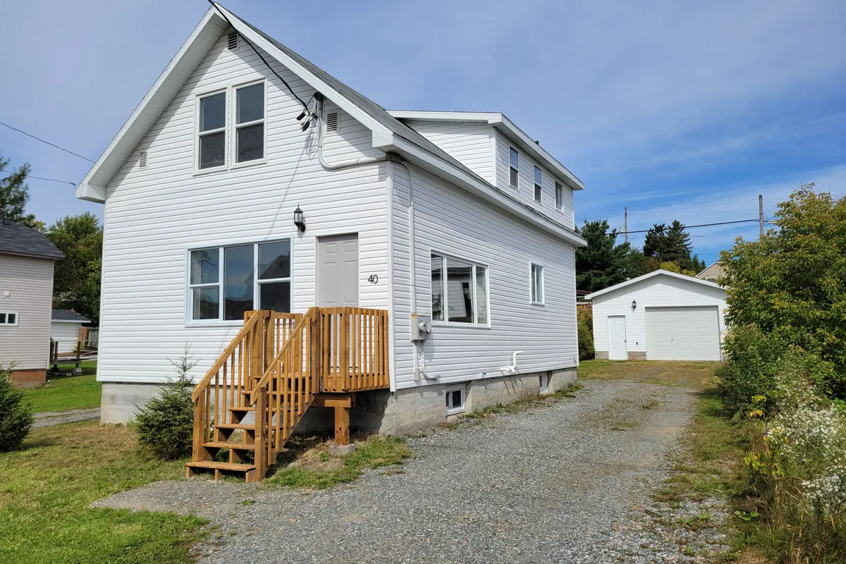 40 McKelvie Avenue, ON P2N 2K5