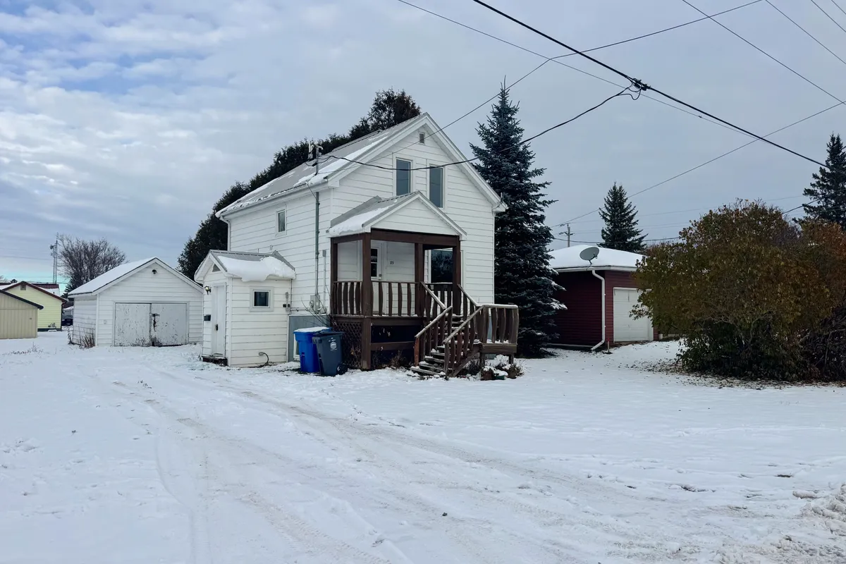 83 Sixth Avenue, ON P0J 1H0