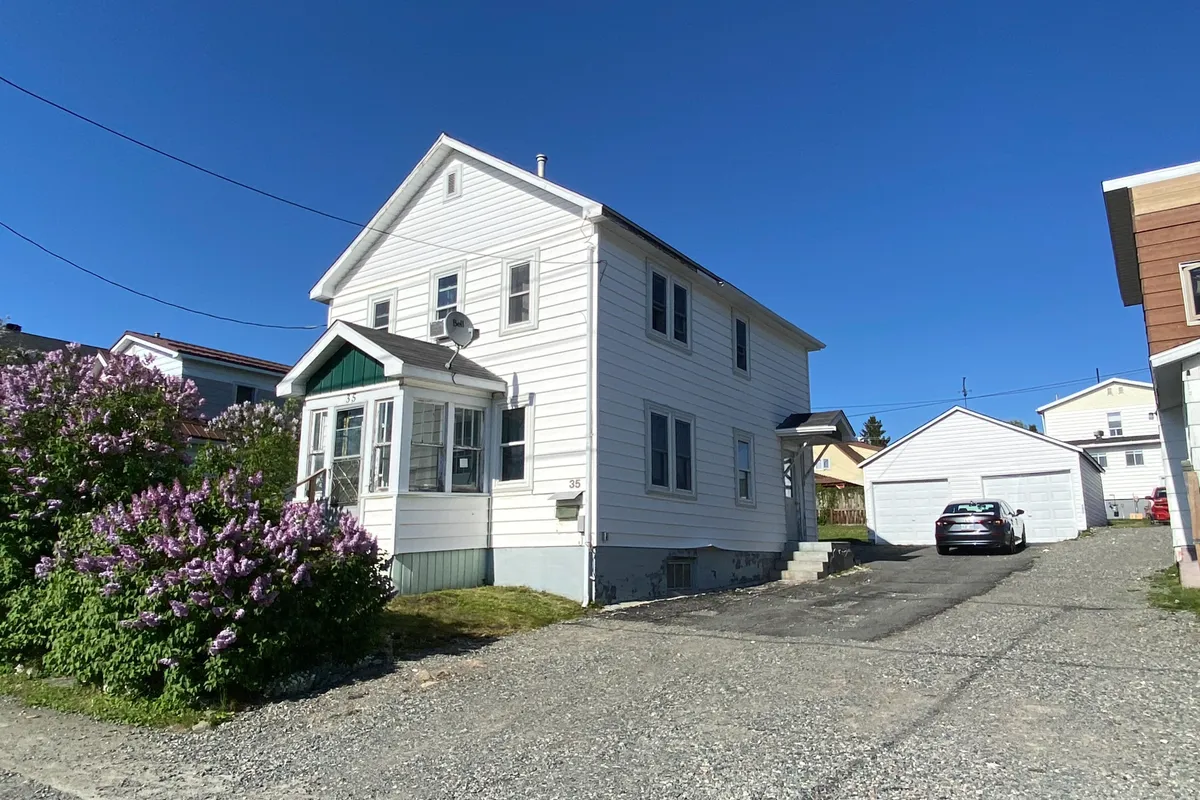35 Main Street, ON P2N 3E2