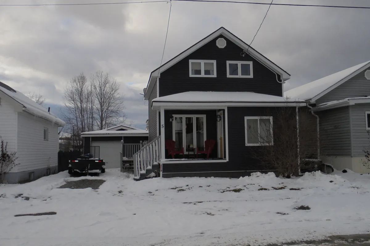 5 Baron Street, ON P2N 2Y1