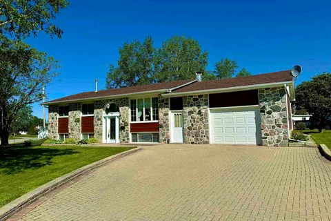 71 Pine Ave, Smooth Rock Falls, ON P0L 2B0