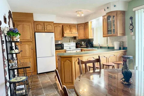 71 Pine Ave, Smooth Rock Falls, ON P0L 2B0