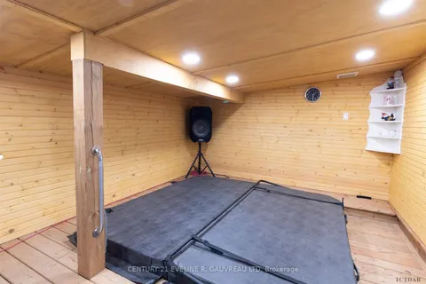 74 Empire St, Latchford, ON P0J 1N0