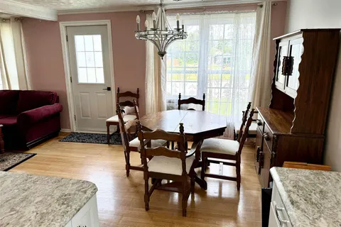 42 King St, Kapuskasing, ON P5N 1K4