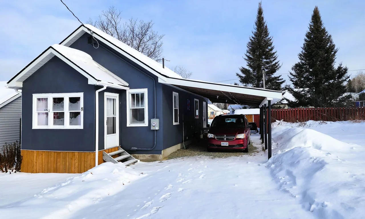 8 Colville St, McGarry, ON P0K 1X0