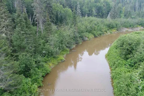 SHalf L Con 3, ON P0J 1H0