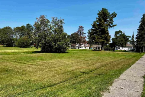 44 PINE St, James, ON P0J 1G0