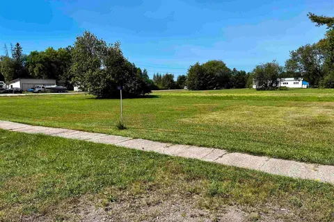 44 PINE St, James, ON P0J 1G0