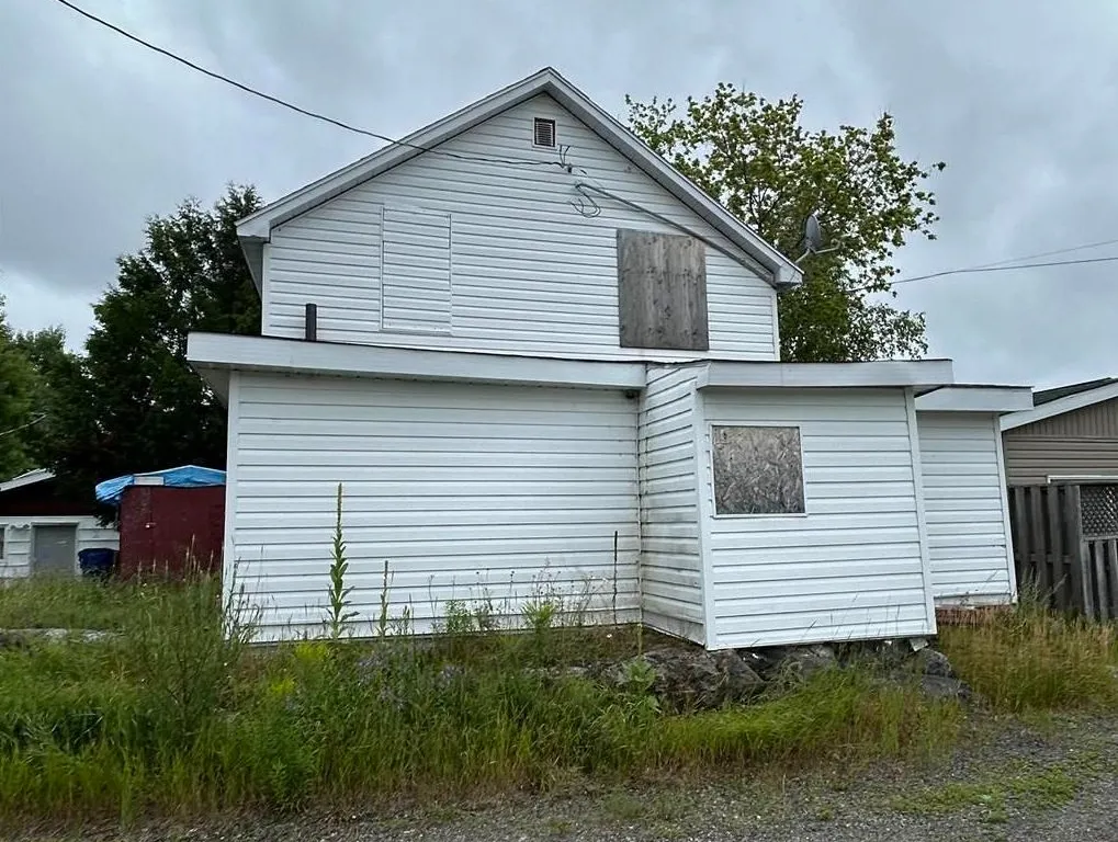 105 Jamieson St, Cobalt, ON P0J 1C0