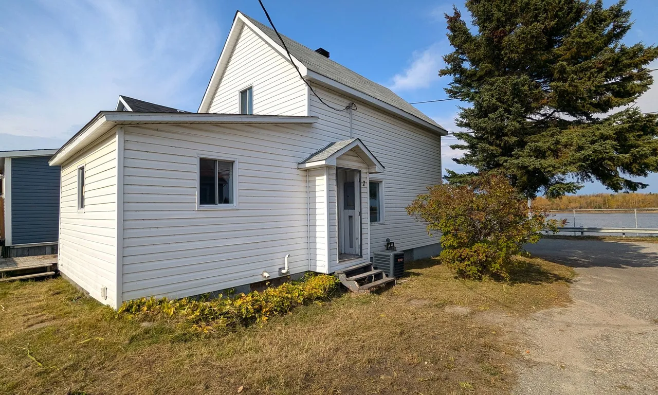 2 Aura Lake St, Timmins, ON P0N 1G0