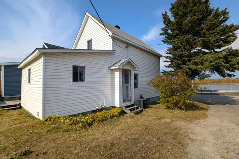 2 Aura Lake St, Timmins, ON P0N 1G0