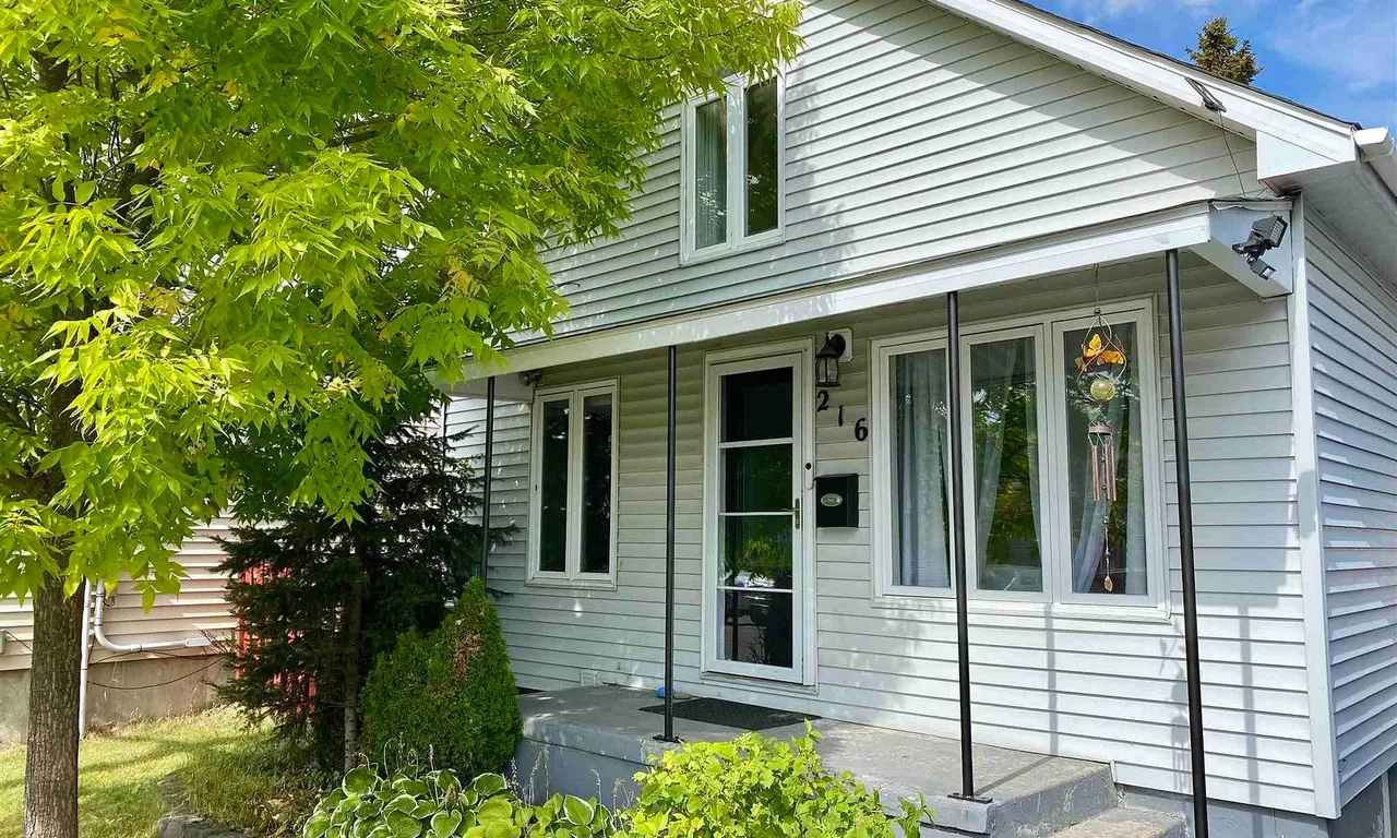 216 Wende Ave, Timmins, ON P4N 3E7