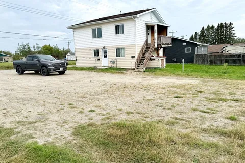 26 Gurney Rd, Kapuskasing, ON P5N 2S5